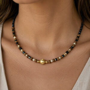colar de onix, tucum, jade branco banhado a ouro 18k.