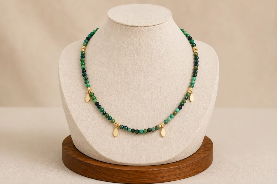 colar turquesa con detalhes banhados a ouro 18k