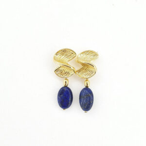 Brincos de lapis lazuli com base em S folheado em ouro 18 k  semi joia fina e delicada feita a mão.  Tamanho dos brincos : 4,5 cm.  Base e acessóros banhados em 10 milésimos de ouro 18 k.  Garantia de 01 ano.