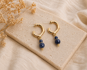 brincos de safira de 5 e 3 mm, meia argola banhada ouro 18k, Feito a mão pela Ceci joias da amazônia.