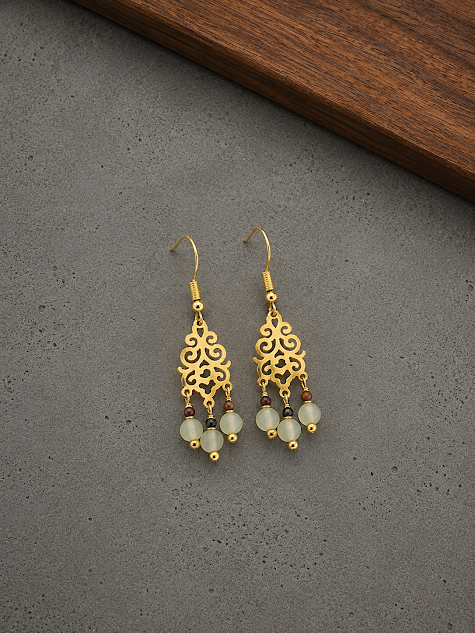 brincos de jade verde e agata indiana banhados a ouro 18k. Semijoia única e exclusiva da ceci joias