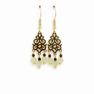 brincos de jade verde e agata indiana banhados a ouro 18k. Semijoia única e exclusiva da ceci joias