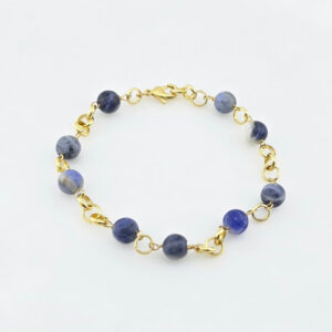 Pulseira sodalita fosca elo português folheada a ouro 18 k. Pulseira de tamanho 20 cm. sodalita fosca 6 mm. Semijoia delicada feita a mão, peça exclusiva da Ceci joias.