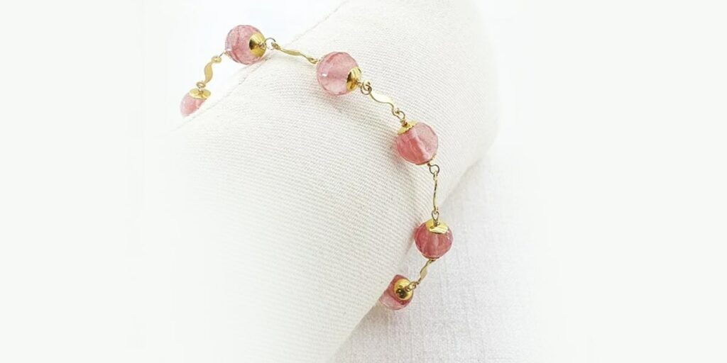 pulseira de ouro com quartzo rosa Ceci Joias da Amazônia semijoias