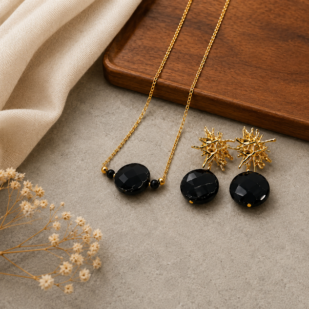 conjunto colar e brincos de onix moedas feito a mão pela Ceci joias da amazonia.