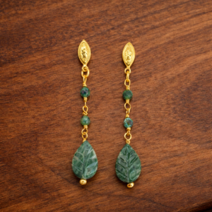 Brinco longo pedra natural turquesa africana folheado ouro 18k artesanal Amazônia biojoia