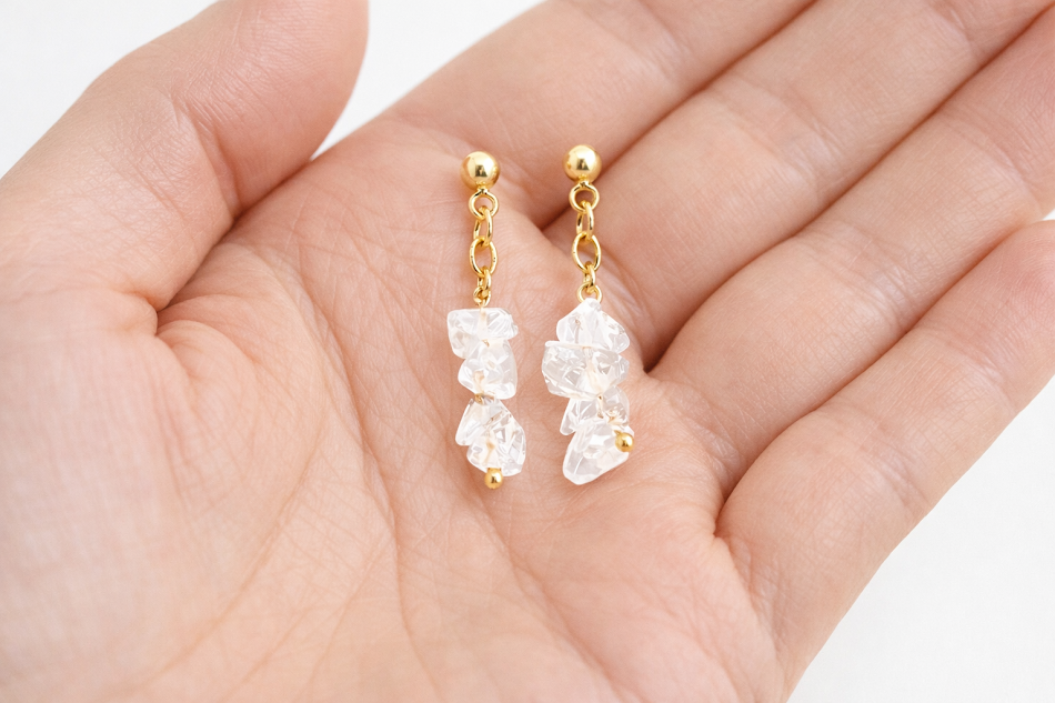 Brincos cristal de rocha banhados a ouro 18k, peça única. Feito a mão Brincos cristal de rocha banhados a ouro 18k, peça única. Feito a mão