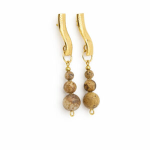 brincos de jaspe picture base banhada a ouro 18k, fundo branco.
