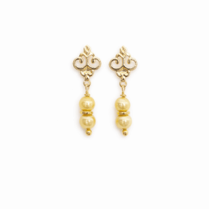 brincos perolas amarelas, fundo branco. brincos exclusivos da Ceci joias da Amazônia.