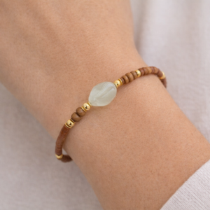 pulseira agata cinza madeira, ceramica, banhada a ouro 18k.