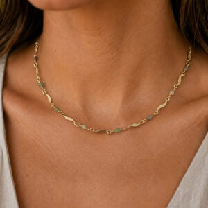 colar de 42 cm de agata indiana de 2mm , acessorios e fechos banhados a ouro 18k.