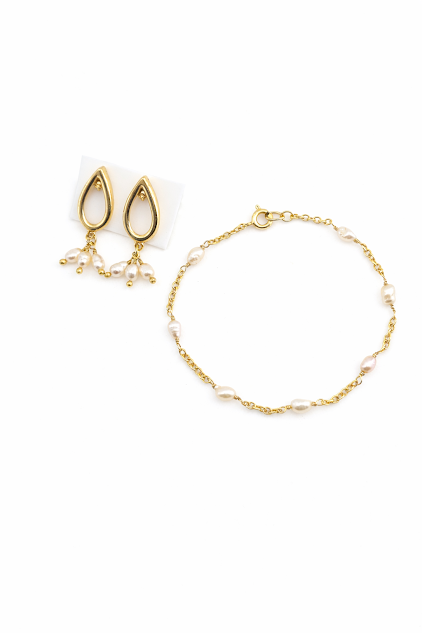 Conjunto de pérolas rosê barroca banhado a ouro 18k. Joia artesanal delicada e exclusiva Ceci Joias. Ideal para qualquer ocasião, com garantia de 1 ano.