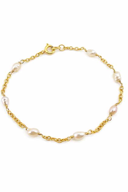 Pulseira de perolas rose com corrente elo portugues banhada a ouro 18k.