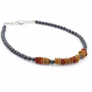 pulseira de hematita e morototo banhado a prata fundo branco