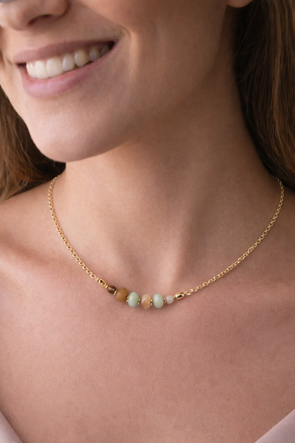 Colar de amazonita multicolor natural em corrente groumet banhada a ouro 18k fundo branco — biojoia artesanal feita à mão em Belém do Pará — Ceci Joias Colar de amazonita multicolor natural em corrente groumet banhada a ouro 18k fundo branco — biojoia artesanal feita à mão em Belém do Pará — Ceci Joias